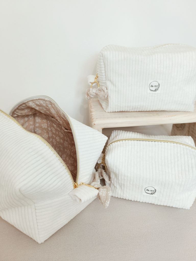 Trousse de toilette en velours côtelé. Chic et tendance!